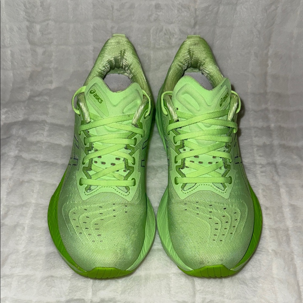 ASICS Novablast 4 Illuminate Green Running Shoes W9.5 2023 - Picture 2 of 16